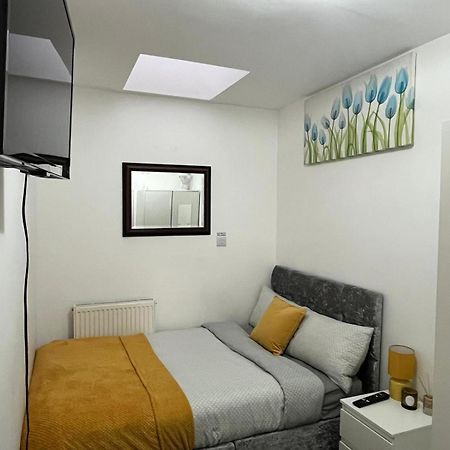 Home Away Londen Buitenkant foto
