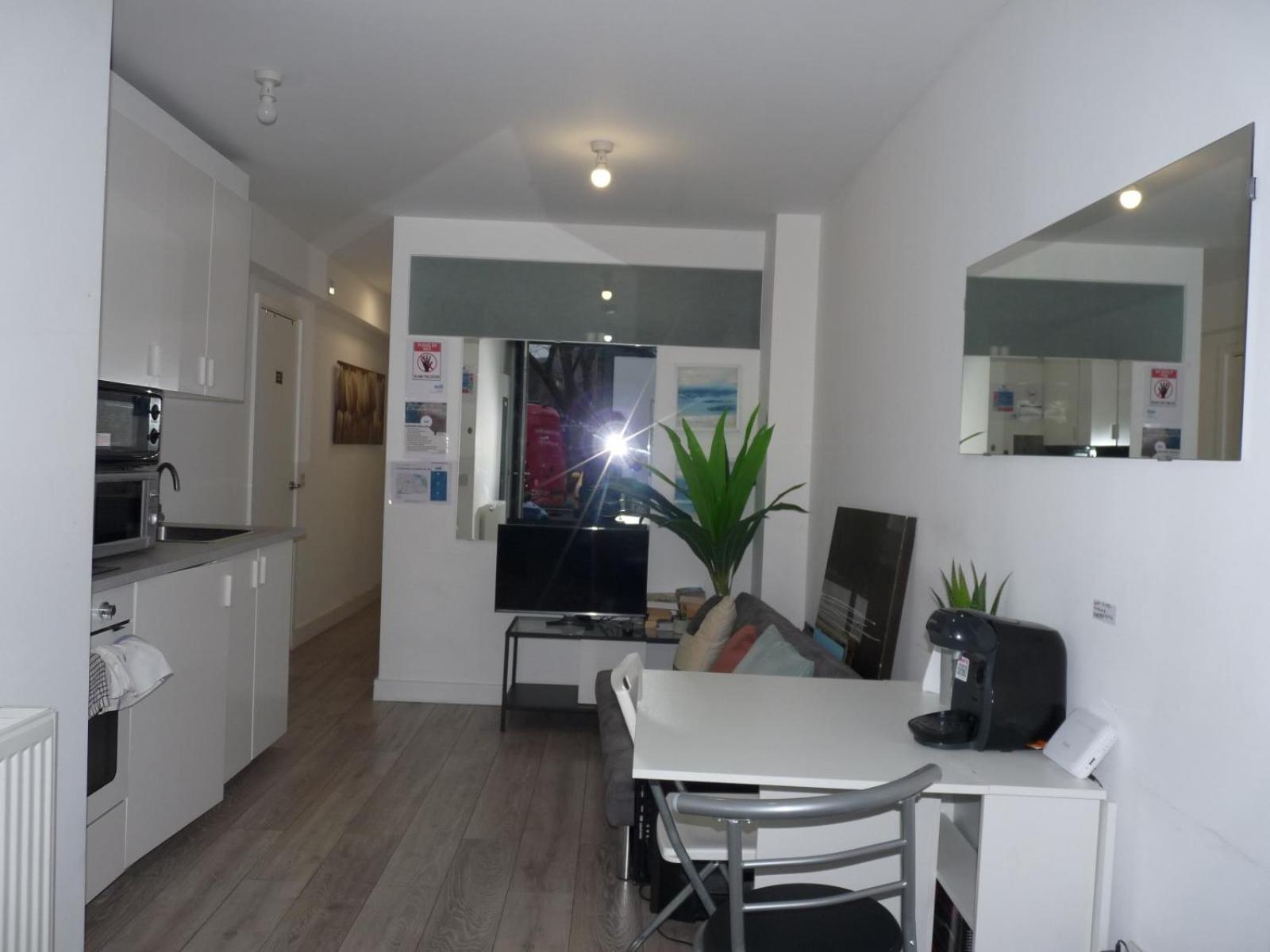 Home Away Londen Buitenkant foto