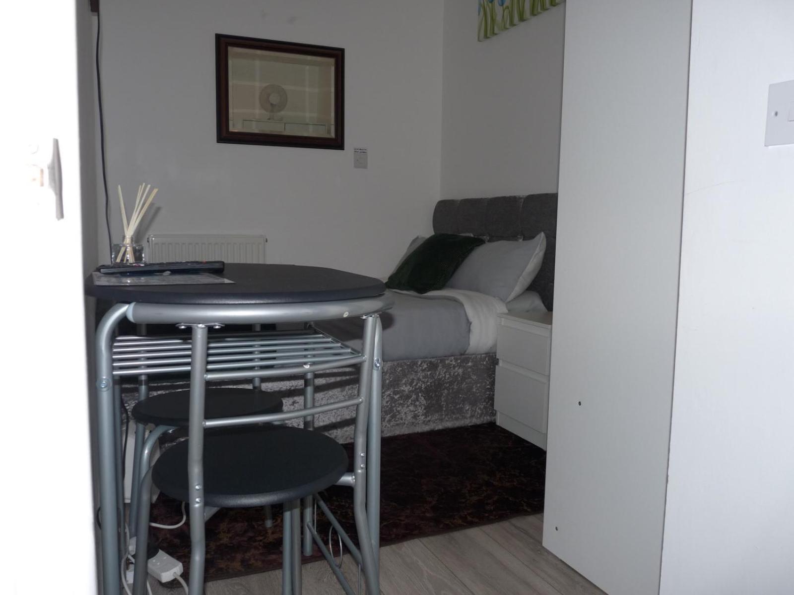 Home Away Londen Buitenkant foto