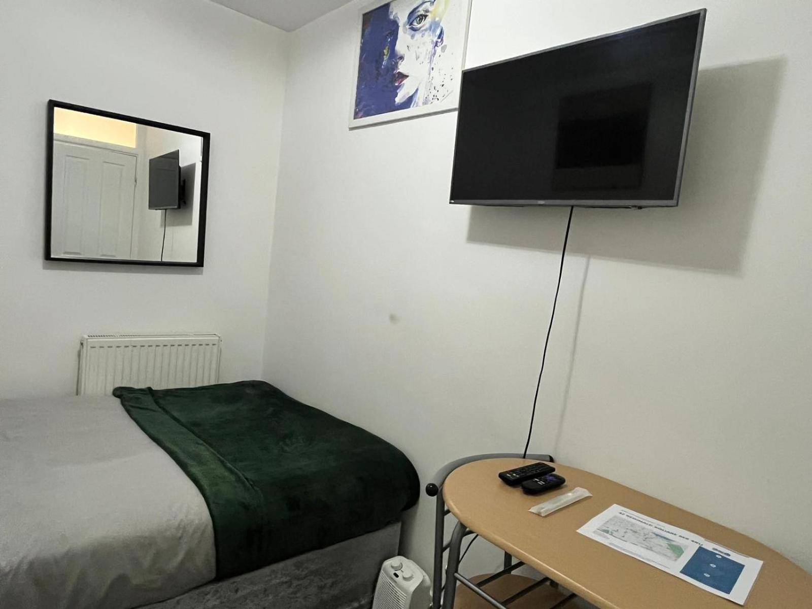 Home Away Londen Buitenkant foto